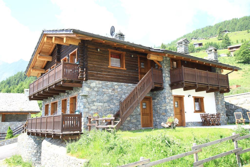 Residence Trompe-L'Oeil Champoluc Exterior foto